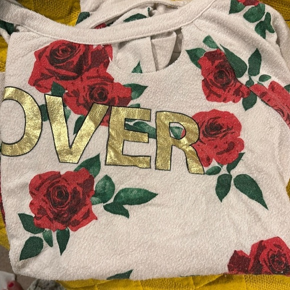 🌹 Chaser Lover sweater roses 🌹 - Picture 3 of 4